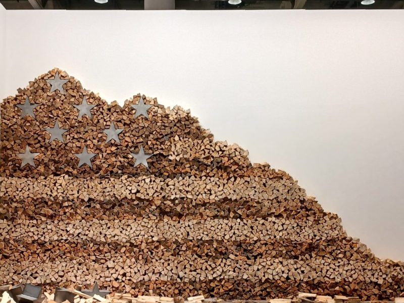 Danh Vo’s Installation „In God We Trust“ (2020) – Ein künstlerischer Kommentar auf den Niedergang der&nbsp;USA